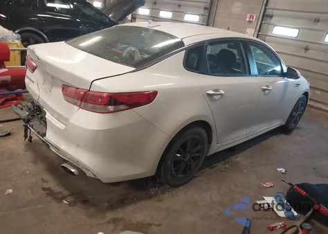 2018 Kia Optima Lx z USA, uszkodzony, nr VIN 5XXGT4L37JG201168